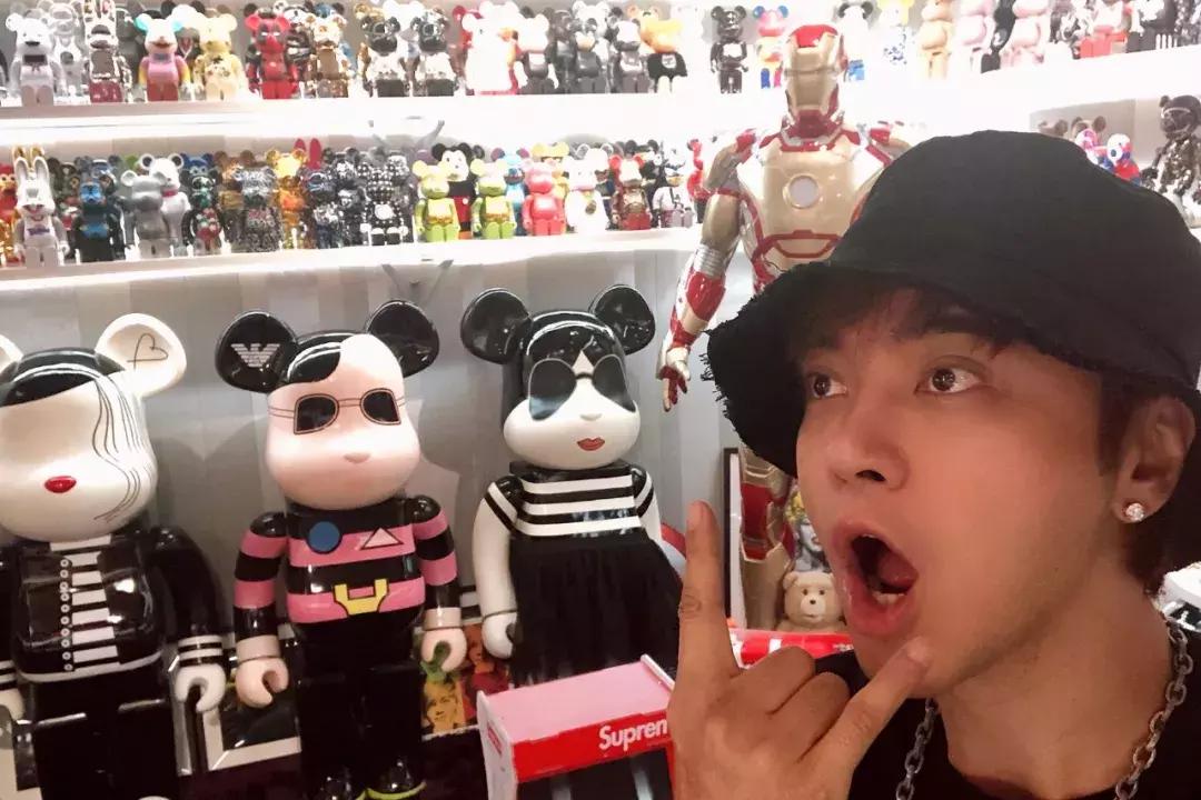 罗志祥参观萧敬腾豪宅,罗志祥家的玩具