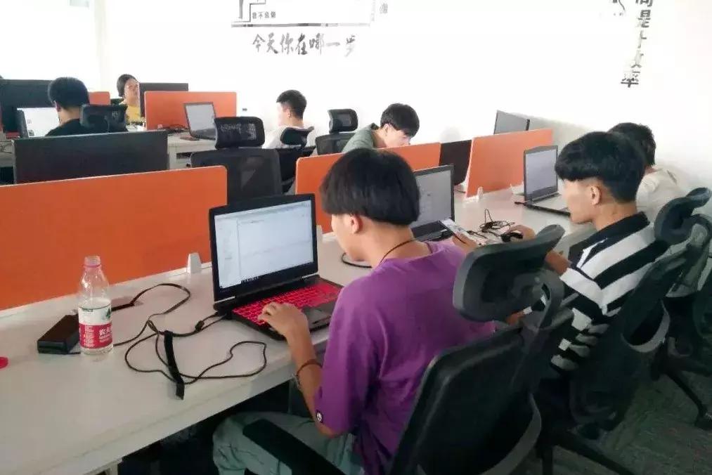 精准制导|实训实现“无缝对接”沈阳理工大学校企班学生工作状态