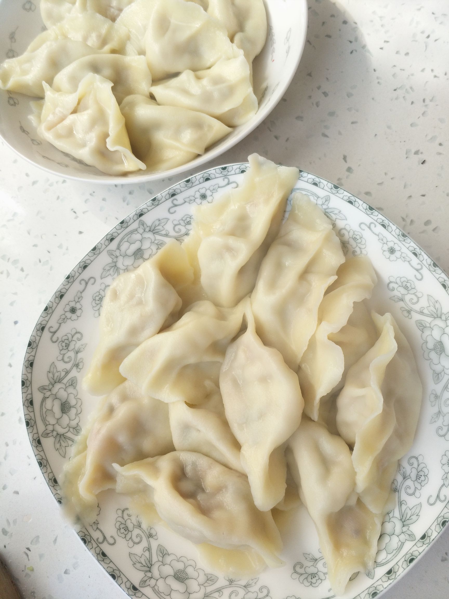 煮饺子时水是煮开了再下吗,煮饺子最忌讳开水下锅