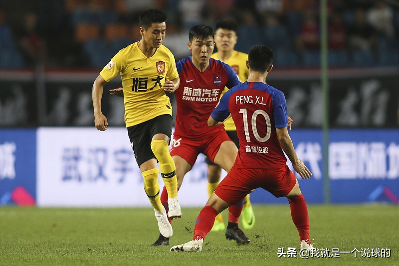 韦世豪被犯规视频,韦世豪暴力犯规集锦