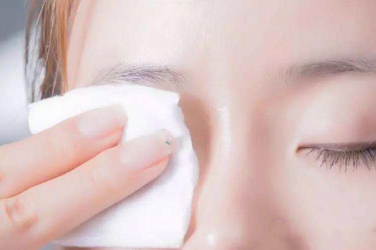 哪款睫毛膏适合小眼睛不会晕染,哪种睫毛膏防晕染最好