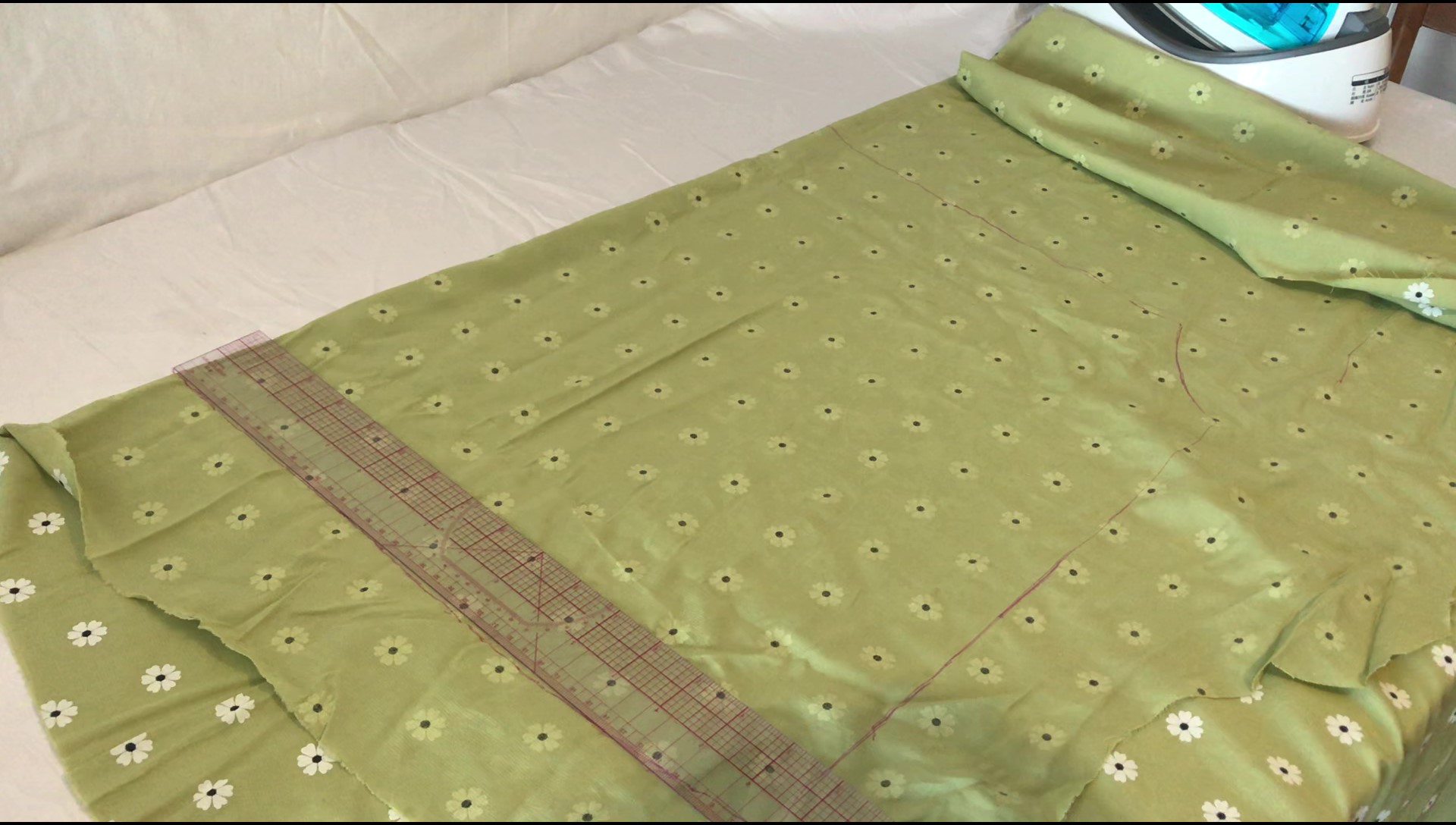 扭结款连衣裙怎么缝纫,扭结连衣裙缝纫教程