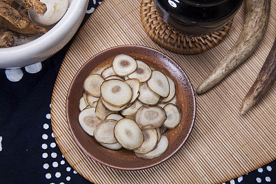 炖鹿茸吃要禁忌什么食物,鹿茸的功效与作用与禁忌