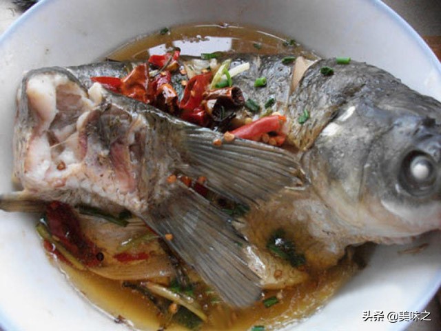 家常蒸草鱼的做法大全,家常蒸草鱼太难吃腥味太重