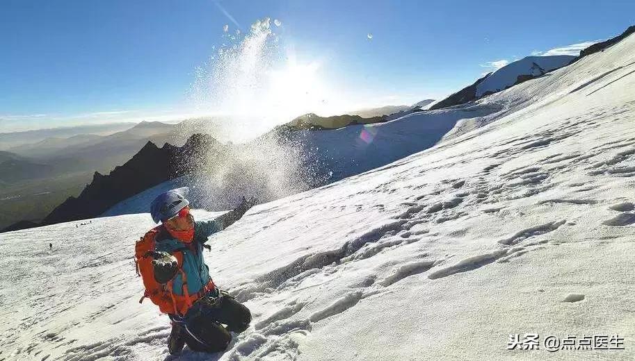眼睛被紫外线灼伤该怎么处理,眼睛被紫外线灯灼伤视力如何恢复
