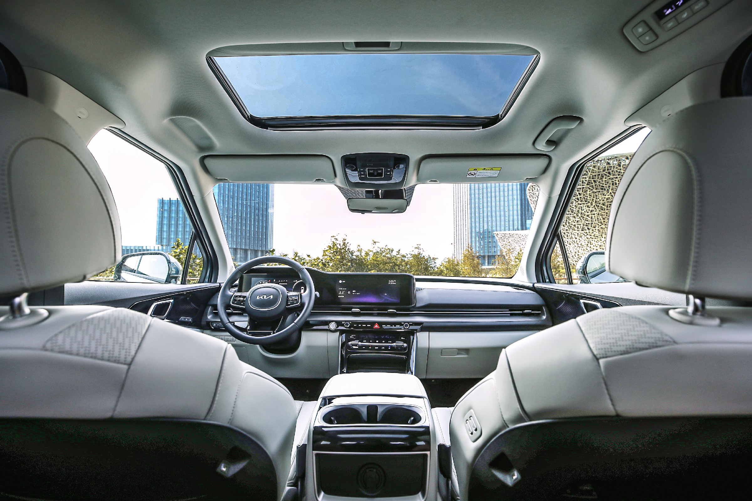 高端MPV级别重磅新选手!*四代第**嘉华上市,售价28.89万元起