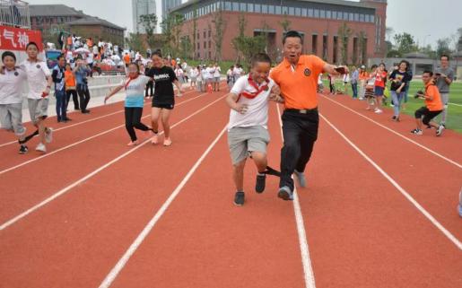 以体树人十大杰出校长,以体树人杰出校长颁奖典礼直播