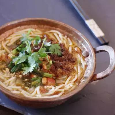 云南米线的花式吃法你试过几种,云南米线的正宗吃法