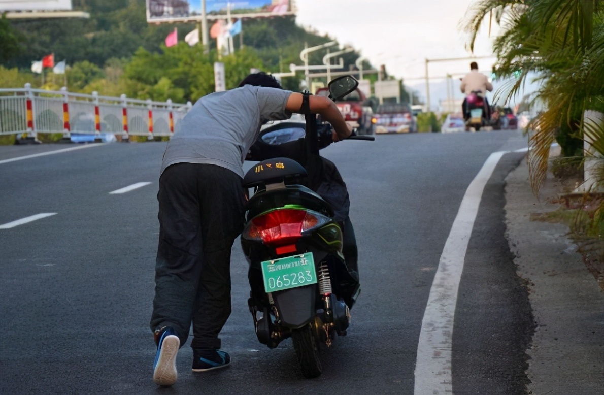 共享电动车半路没电怎么办,欧派电动车在半路没电怎么办