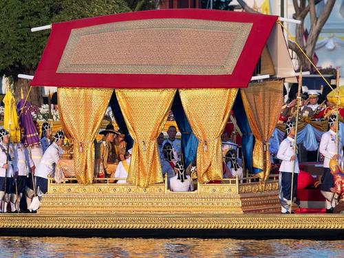 现代版风流国王-玛哈，豪车私人飞机不断，花钱如流水