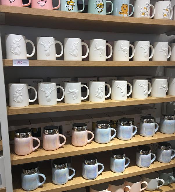 彩妆蛋成石头?唇釉成胶棒?在这里只要他想,没有不敢