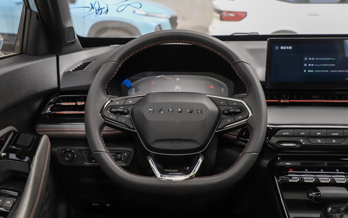 瑞虎5x跟新宝骏rs3哪个好,瑞虎5x与新宝骏rs3