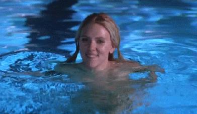 被称“当代梦露”,与刘昊然合照上热搜,她怎么这么有魅力?