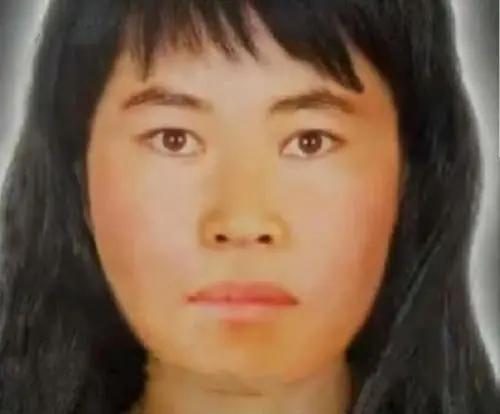 7300年前谜案：姑娘身上18把骨器，会阴处1支骨钉，全身35处伤