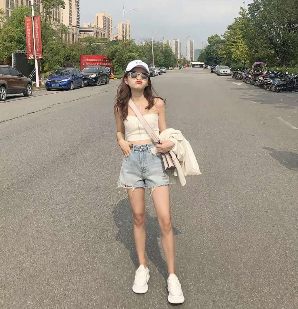 涓嬪崐韬儢濂崇敓绌挎惌瑁ゅ瓙,涓嬪崐韬儢鐨勫コ鐢熻鎬庝箞绌挎惌