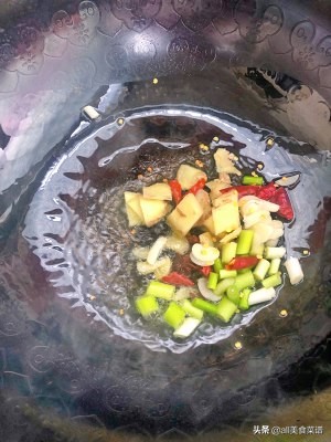 自家小院铁锅炖鸡鸭鱼肉,铁锅炖鱼肉最好吃的做法