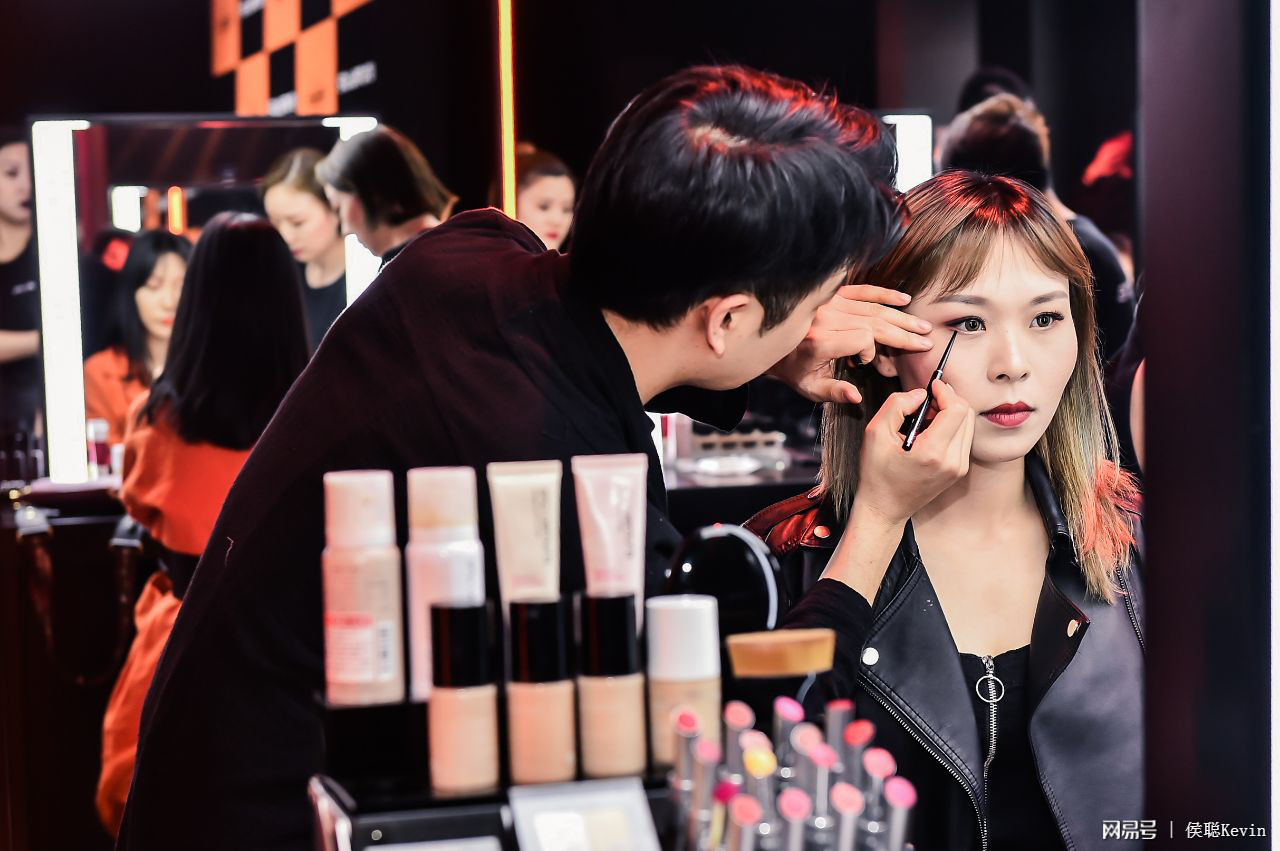 10.18植村秀新品派对,植村秀2018圣诞彩妆视频