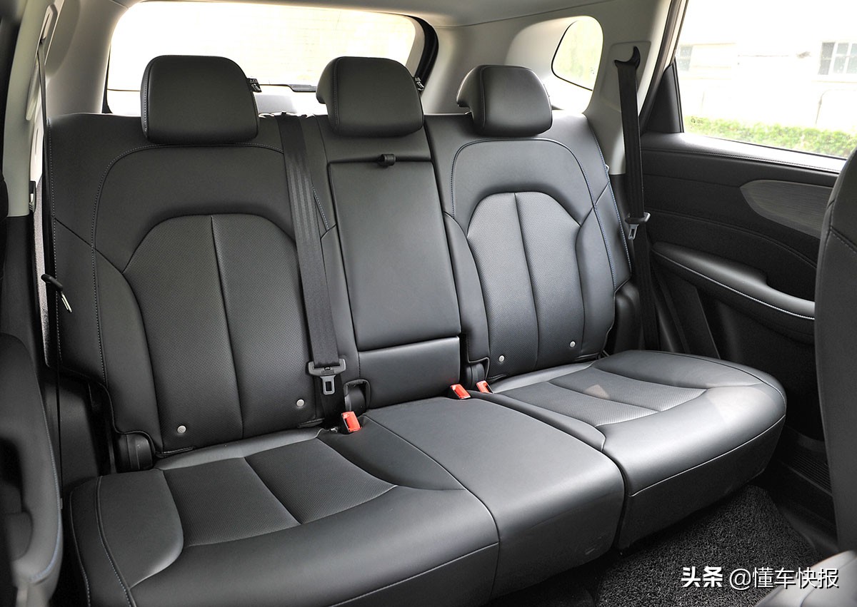 新款suv全新荣威rx5plus,体验感和颜值很高的车