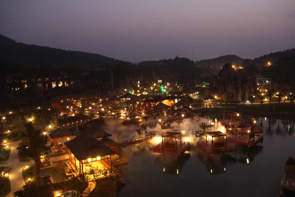 温泉星星竹海,咸宁万豪温泉谷游玩攻略