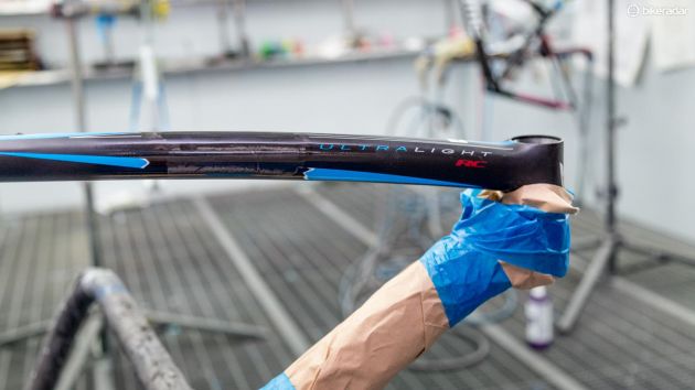 碳纤维自行车车身修复视频教程,碳纤维自行车针孔如何修复