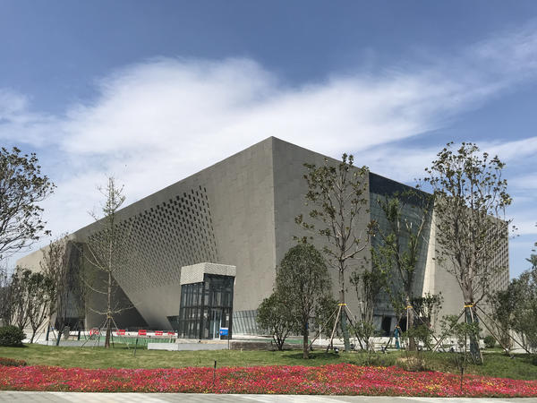 百花齐放迎盛世华夏崛起在今朝,花团锦簇万众瞩目