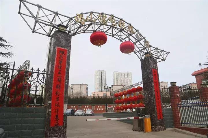 一年一度迎春节送春联活动,年越来越近又到写春联的日子