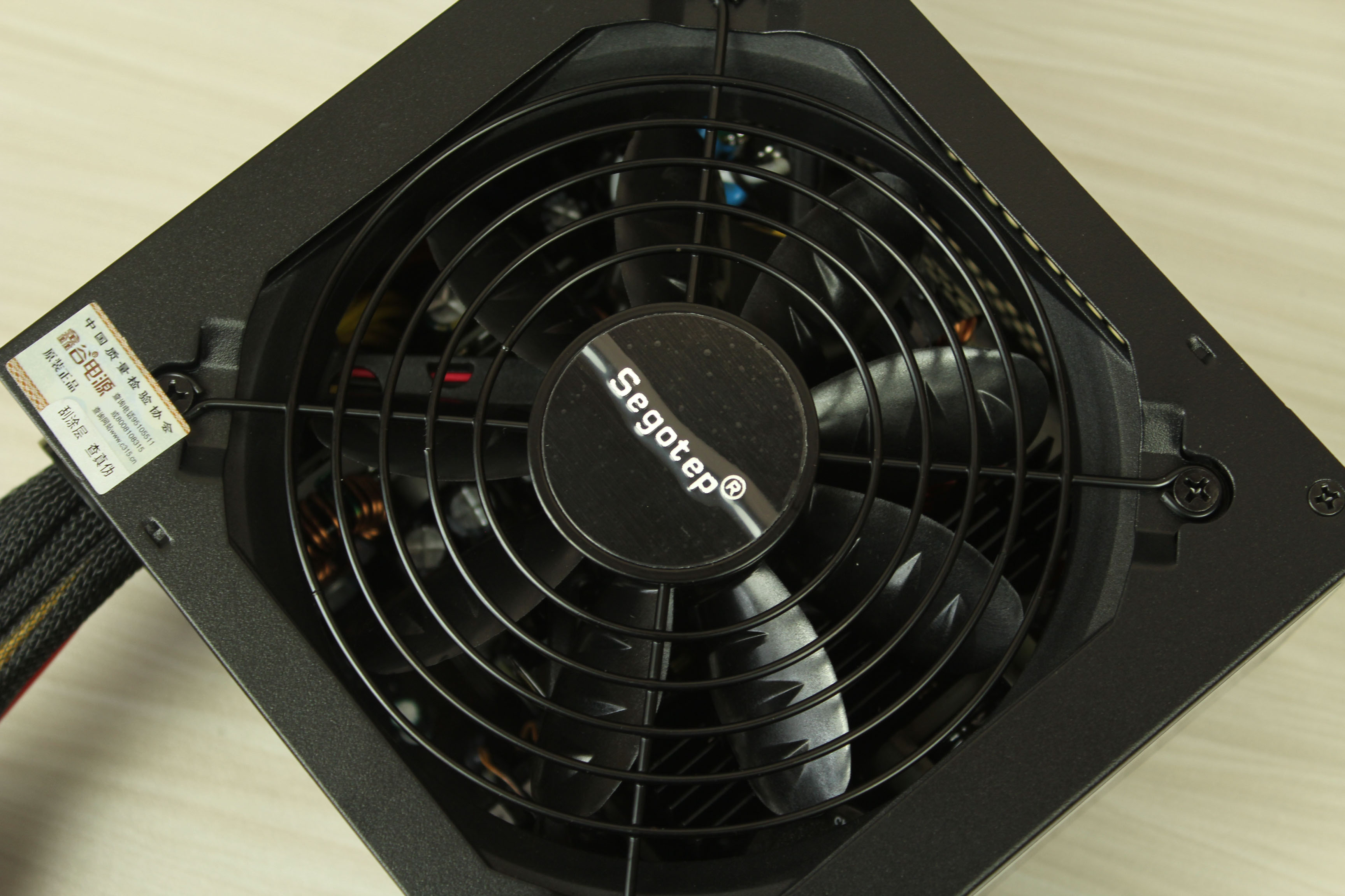 鑫谷gp700g黑金版是低端电源吗,鑫谷750w80plus靠谱吗