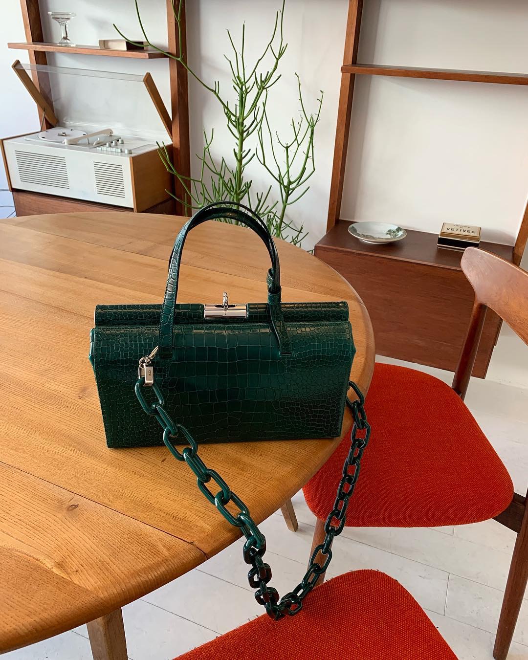 在永不过时和永不撞包之间，你会选哪个？