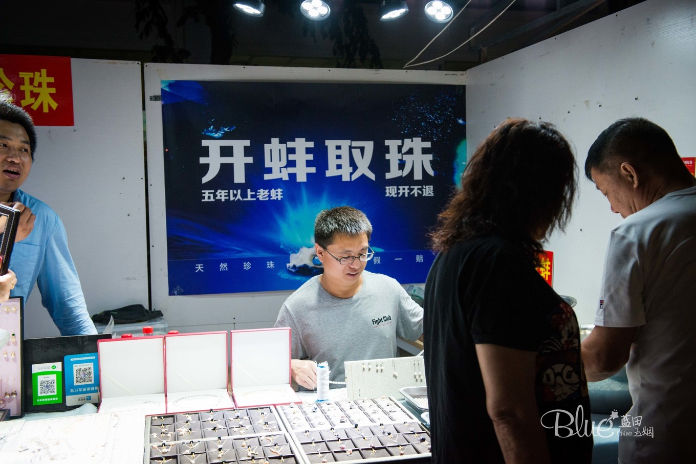 三亚的第一市场夜市到几点,海南三亚夜市第一市场