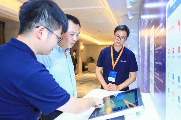 教育信息化扩围步入快车道,小虫科技举行2021合作伙伴招募大会