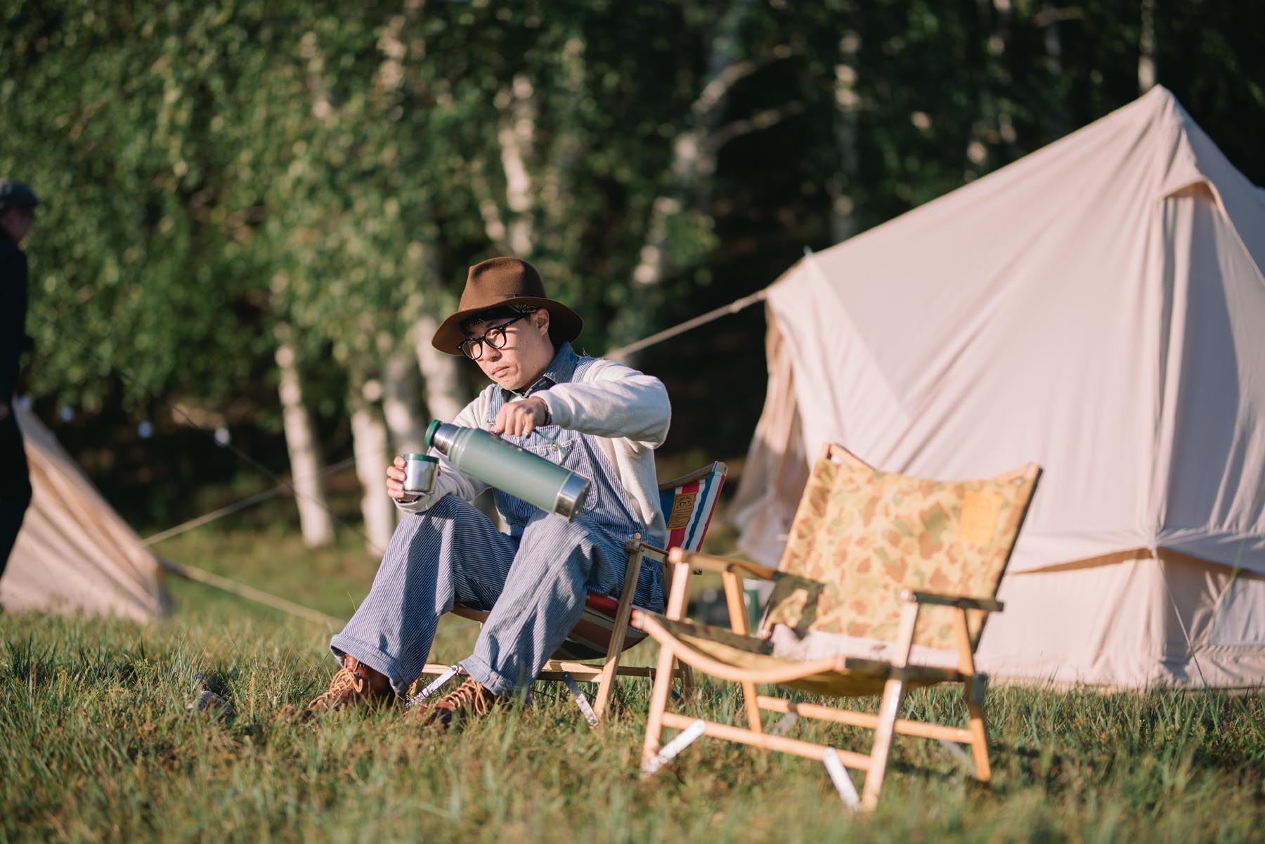 拥有这21件高颜值户外装备,让我们的草原野餐会像家里般优雅