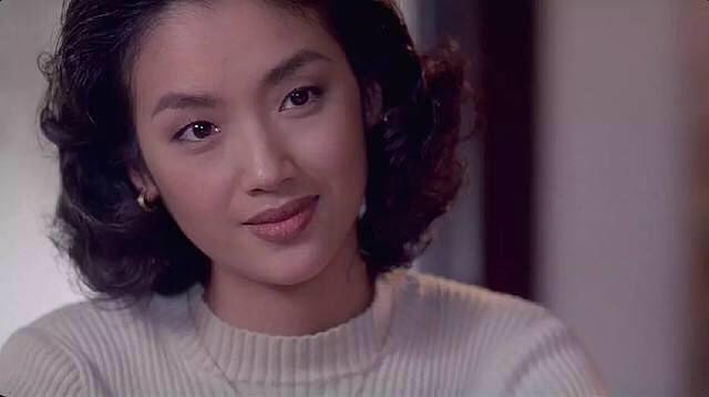 周冬雨成极萌全球代言人,周冬雨为什么当维密代言人