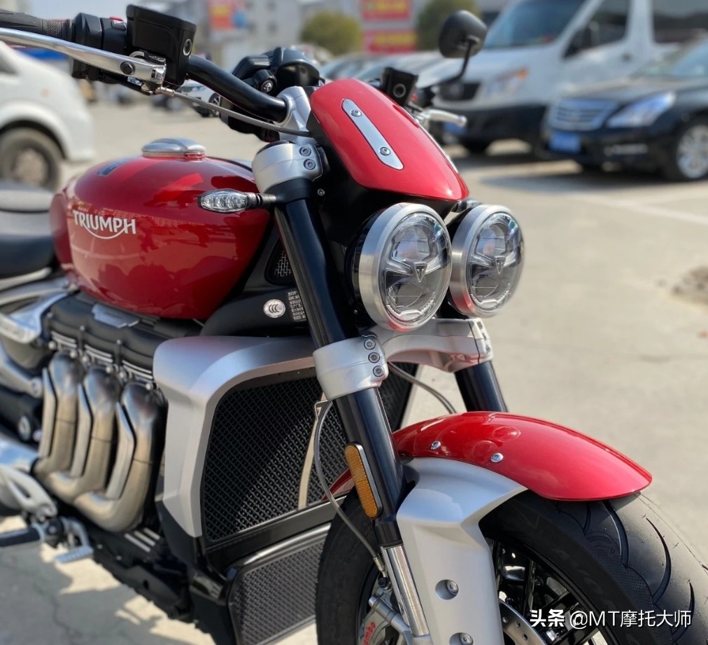 凯旋火箭3是6缸车吗,凯旋火箭2500cc为什么才160的马力