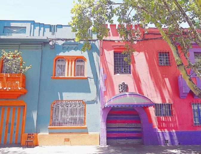 爱他就投其所好,站姐为金俊勉寻找智利彩墙,可惜里兜去了洛杉矶