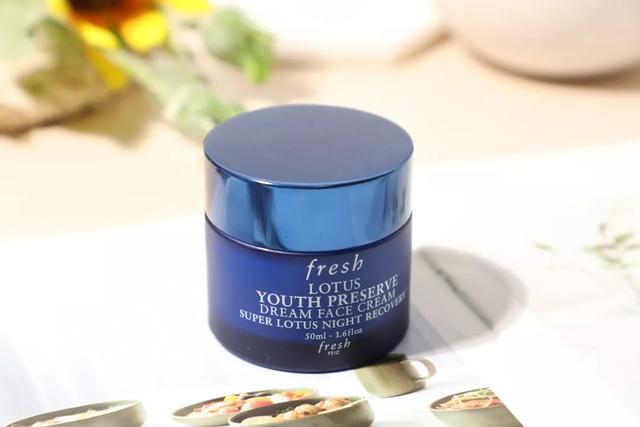 什么品牌的面霜补水保湿效果好,哪款面霜保湿补水控油不闷痘闭口