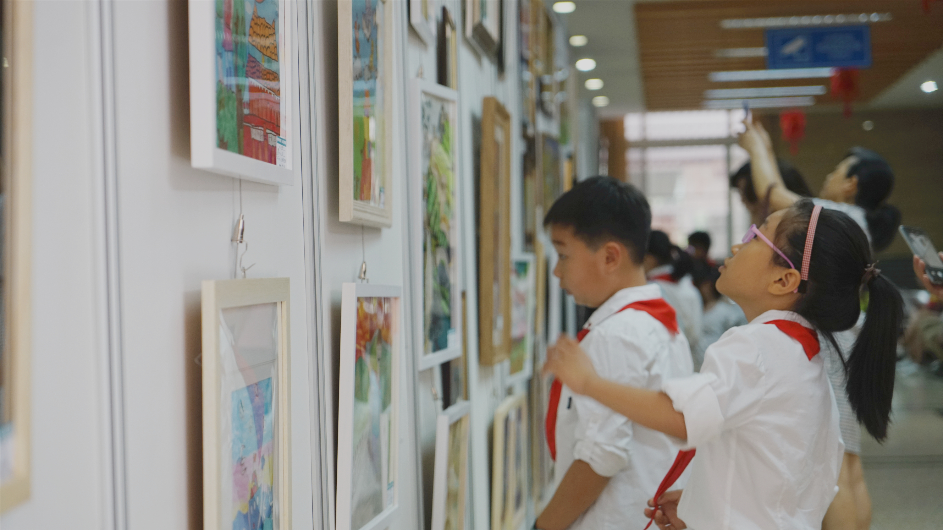 博雅少年绘祖国同心共筑中国梦------屯溪路小学建国70周年美术作品展