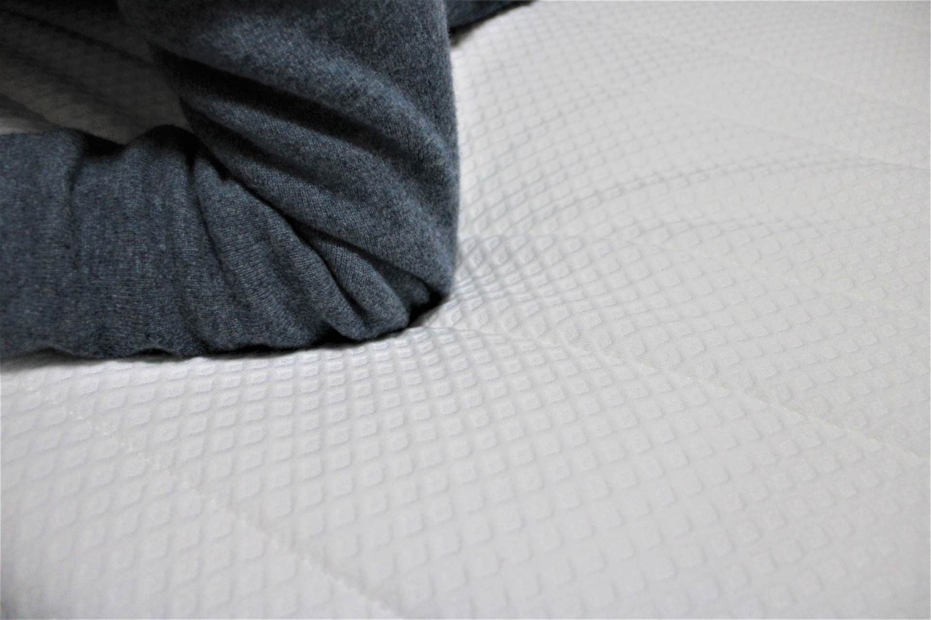 8hschott天然纯乳胶床垫测评,8h乳胶静音独立弹簧床垫m3ac