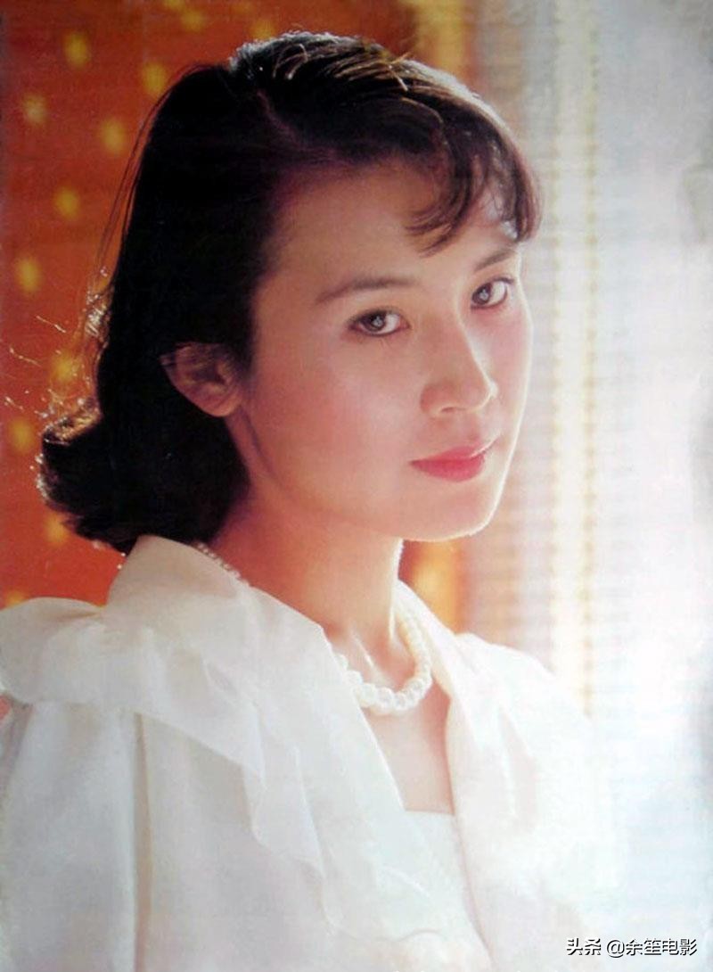 张伟欣年轻时照片,内地女演员张伟欣简介