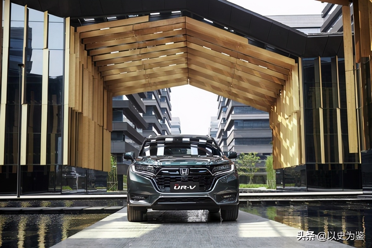 自驾游中国第一人,周穆王与西王母的八骏