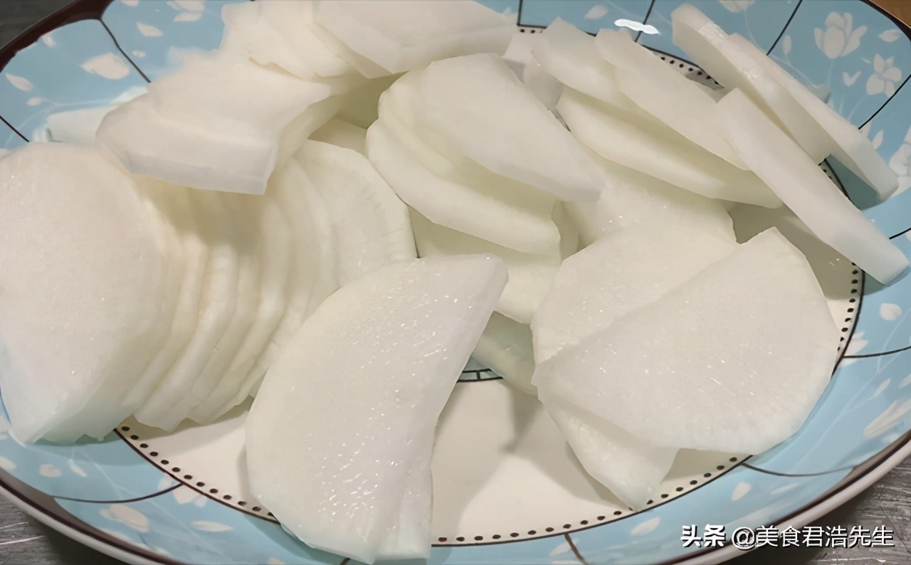 过年要吃鱼教你懒人做法用料简单,天冷就要多吃鱼