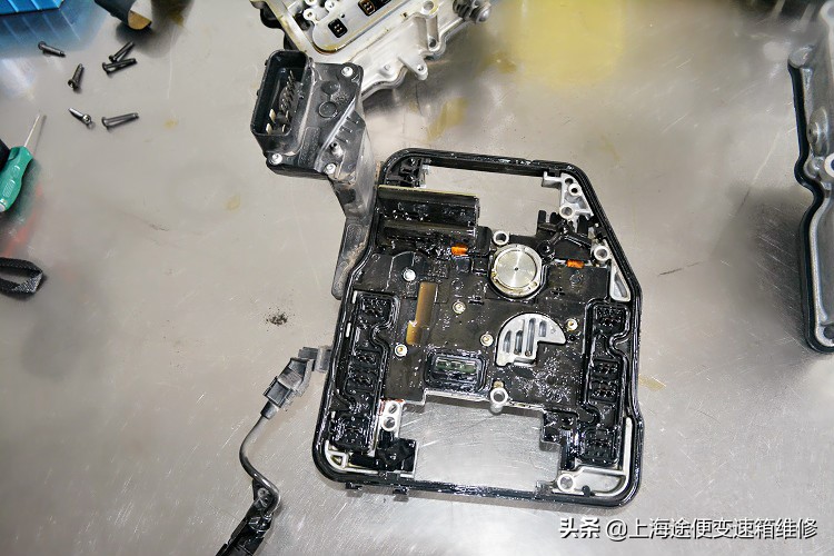 高尔夫dq200干式双离合报6挡故障,高尔夫dq250变速箱