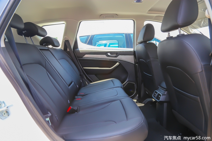 2017款哈弗h6红标1.5t运动版,全新一代哈弗h6到店简要实拍