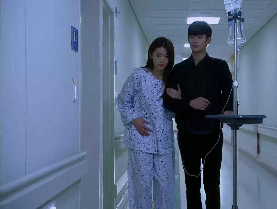 姑娘腹部长大肿瘤,姑娘肚子28厘米肿瘤切除