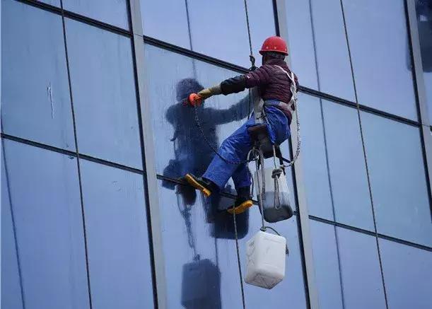 你认真工作的样子真美下一句,你认真工作的样子魅力十足