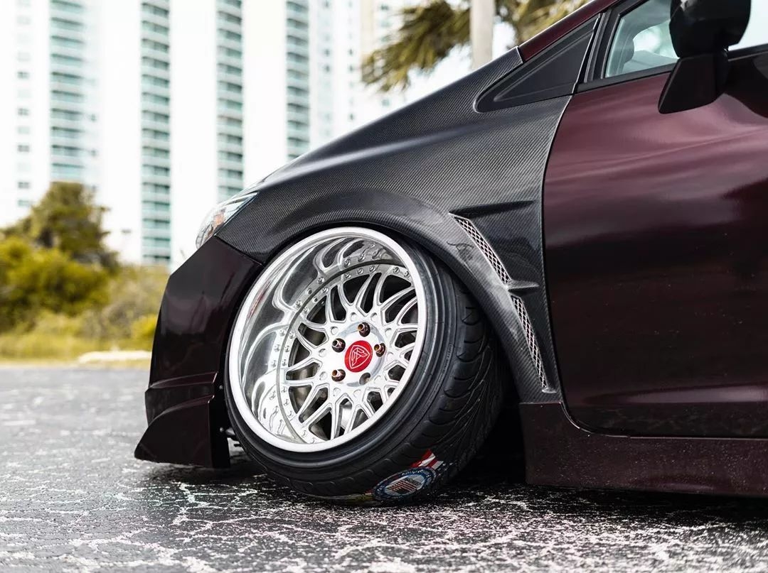 玩改装车的骚年们，没有一套精致的轮毂都不好意思出门！