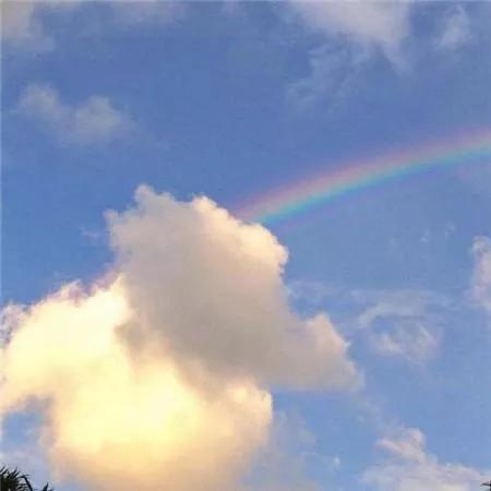 轻捻时光等归人,轻捻时光绿意