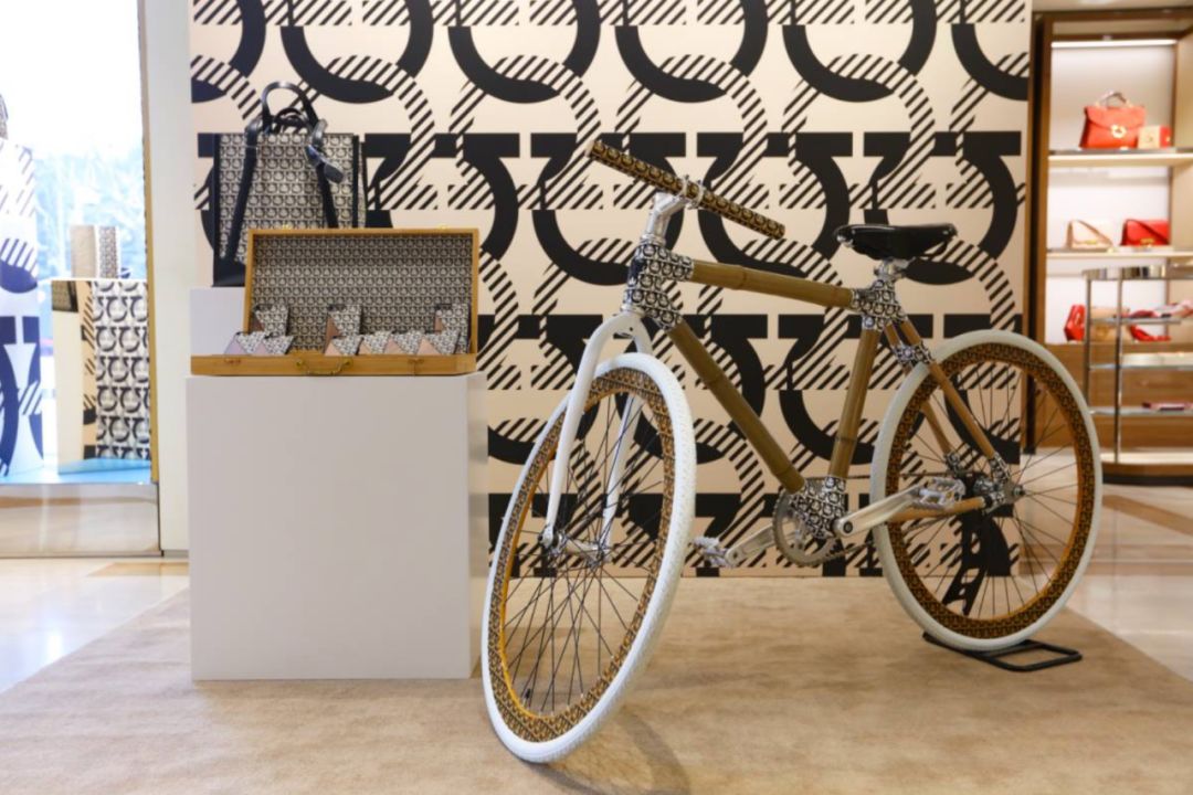 微信发朋友圈时总是显示上次分组,为什么很多人发朋友圈要配图片