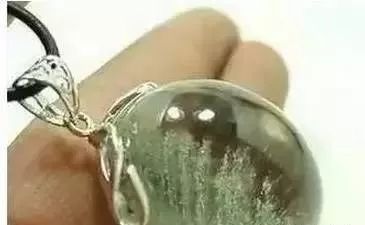 黄水晶和绿幽灵的区别,什么样的绿幽灵水晶最好