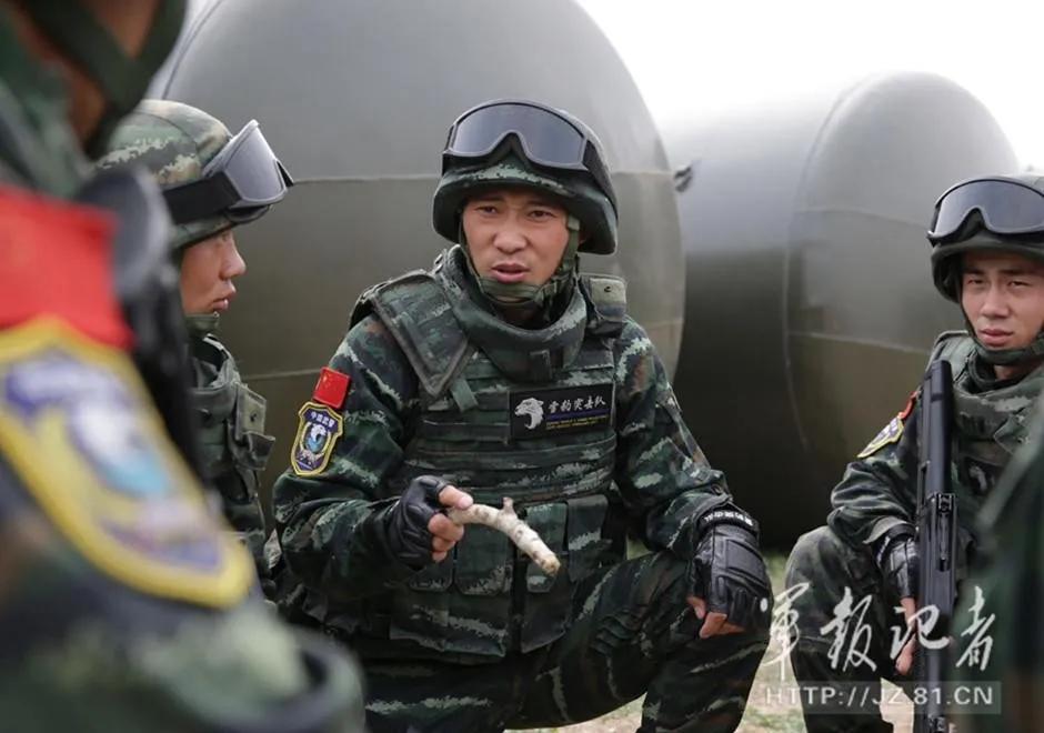 解放军购买140万套防弹衣,解放军两年内配发防弹衣