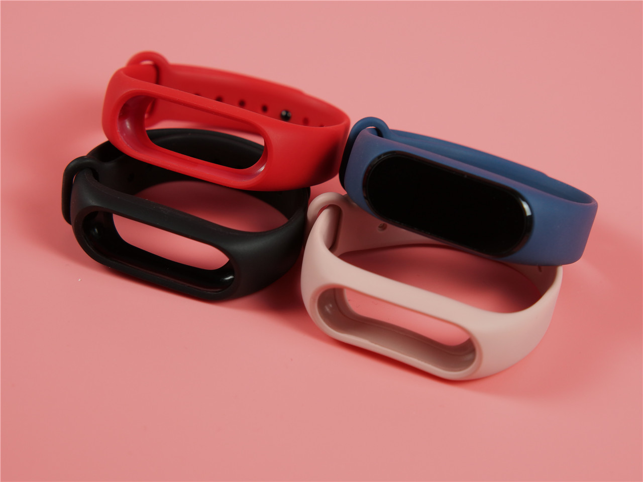 有品上架一款拥有彩色腕带可刷公交刷地铁能够模拟门禁卡黑加手环